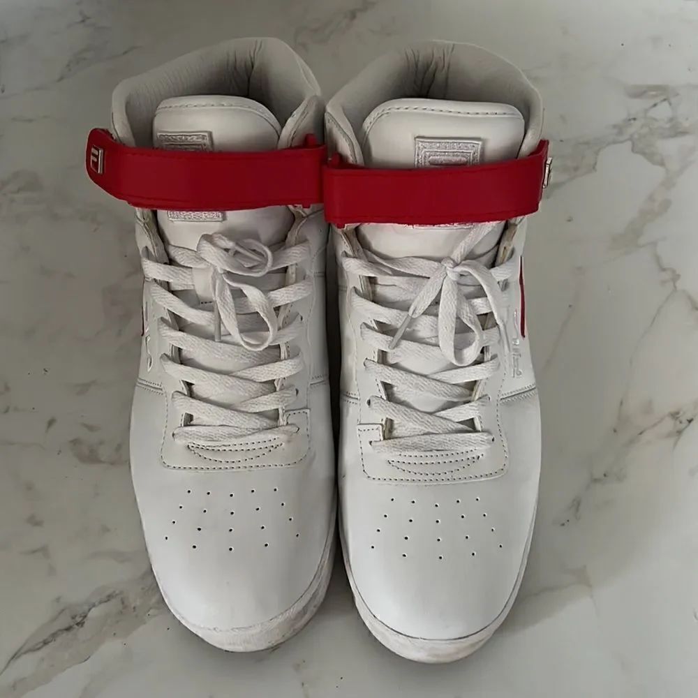 Fila sneakers EUC  - Picture 2 of 7